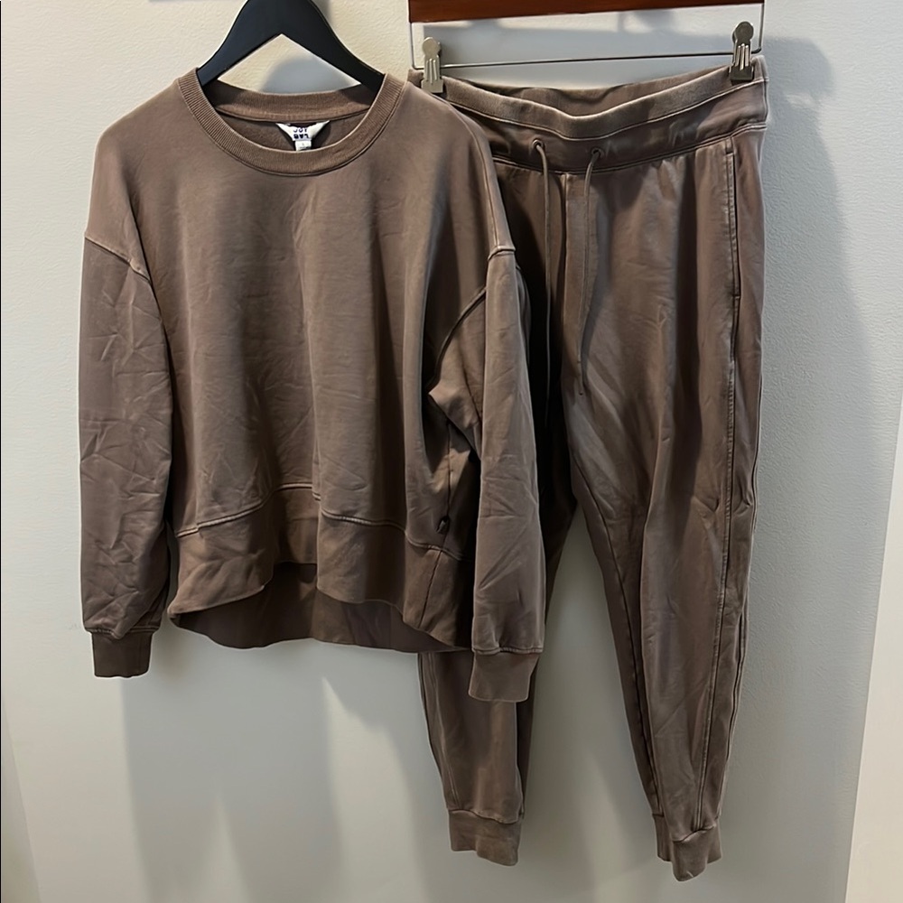 Joy Lab Brown Sweatshirt and Joggers Set